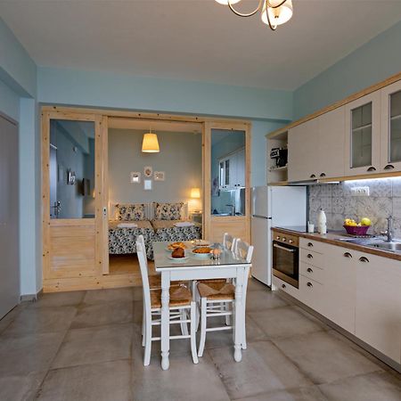 The Village Apartments Плакиас Экстерьер фото
