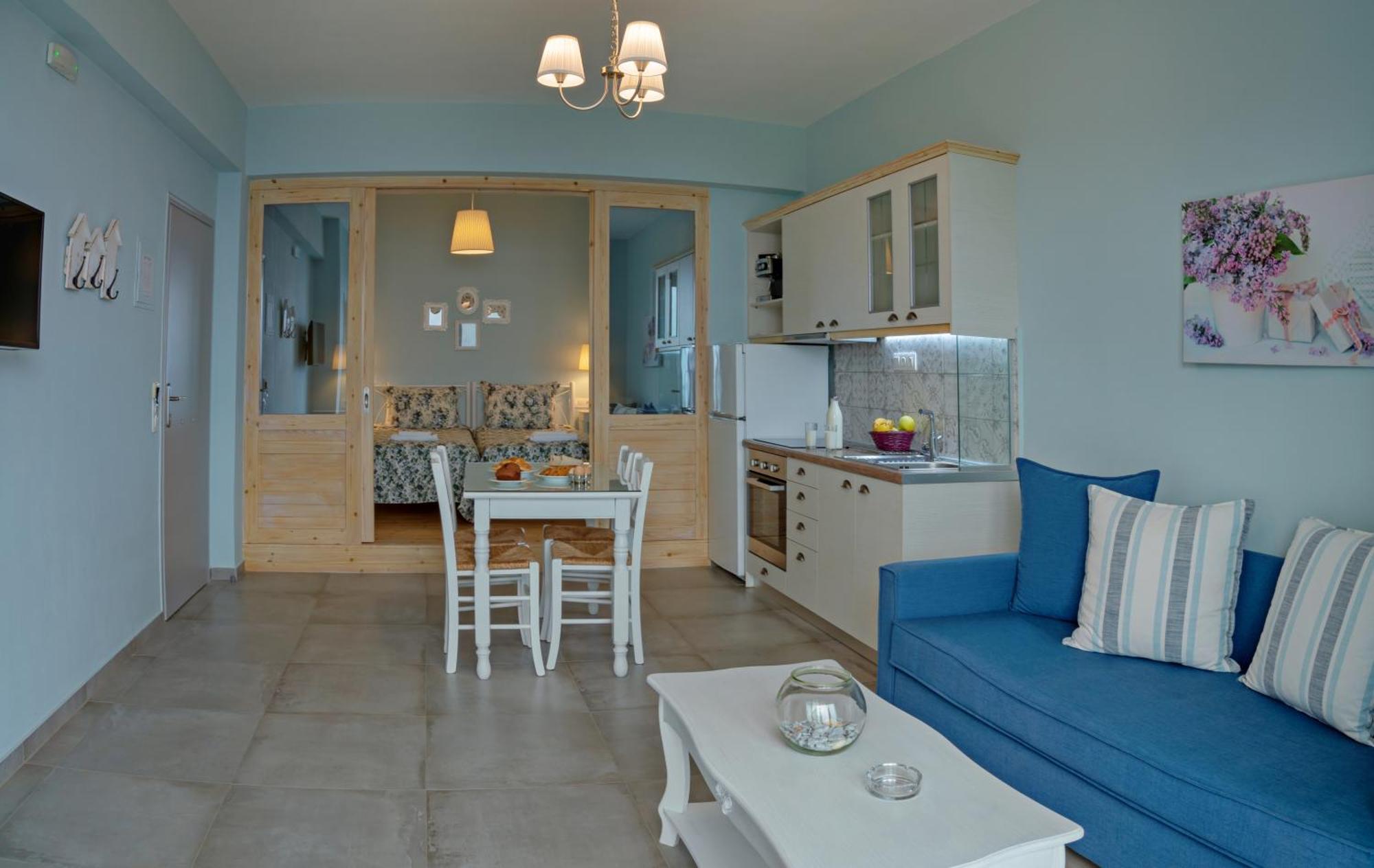 The Village Apartments Плакиас Экстерьер фото