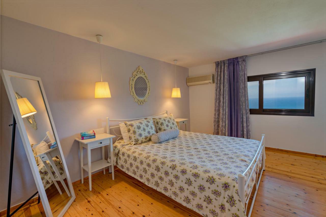 The Village Apartments Плакиас Экстерьер фото